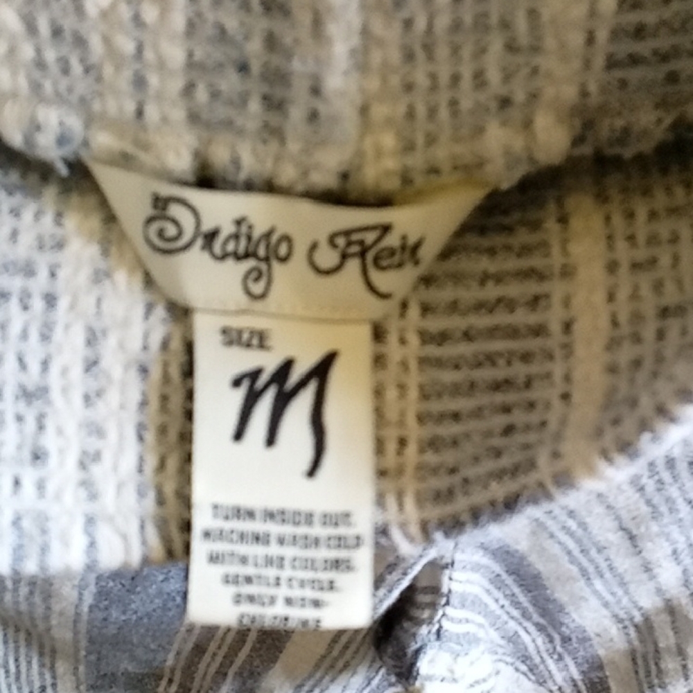 Indigo Rein Textured Gray Top